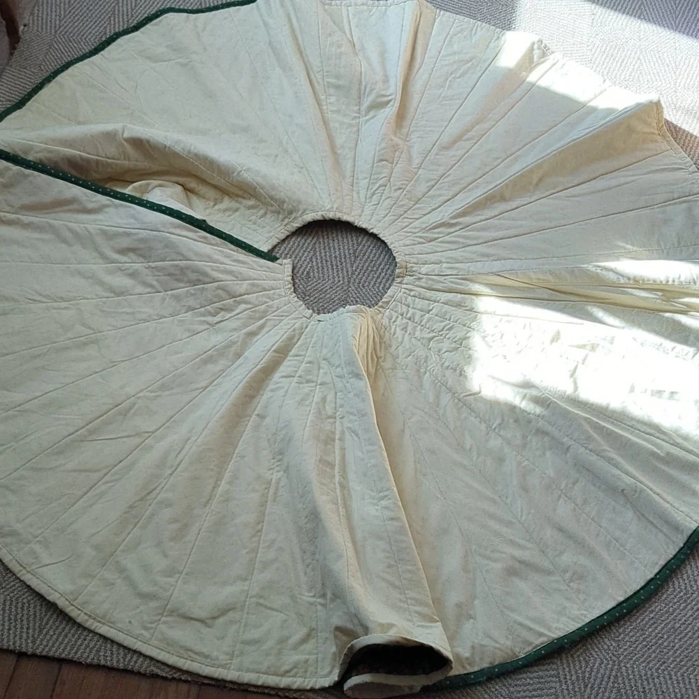 Handmade Quilt Gold Cream Glitter Traditional Christmas Tree Skirt Snowflake